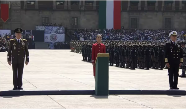 ‘México no se doblega, ni se arrodilla’, destaca Sheinbaum al encabezar Desfile Militar